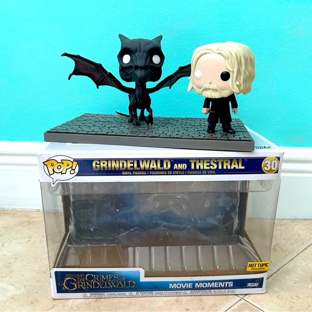 Funko Pop! Movie Moments Grindelwald And Thestral #30 Hot Topic Exclusive